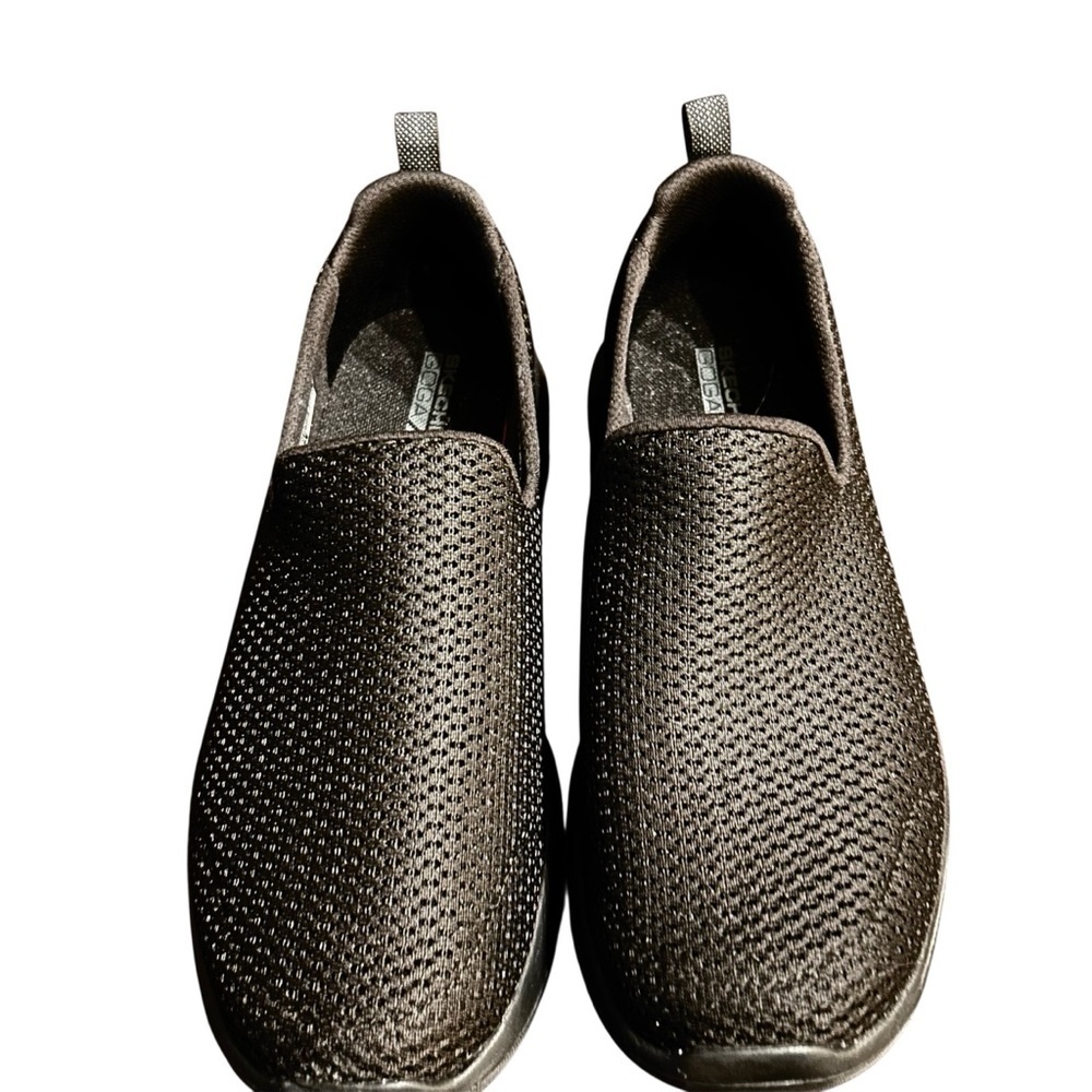 Skechers GOWALK Black Slip-On Sneakers SZ 7